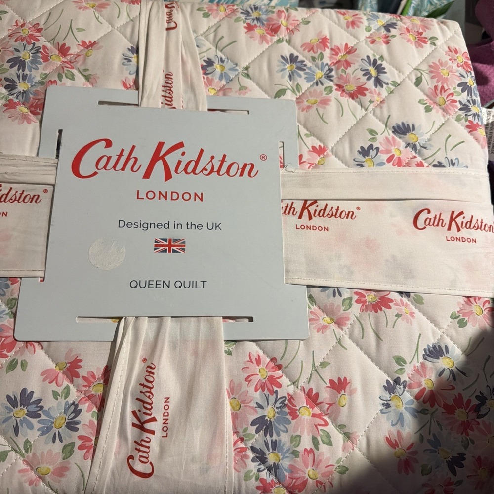 Cath Kidston Queen Quilt, Daisy Bouquet - Pink, 100% Cotton Percale, Floral - Picture 3 of 7